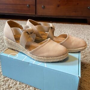 LifeStride* Taupe Canvas Wedged Sandal